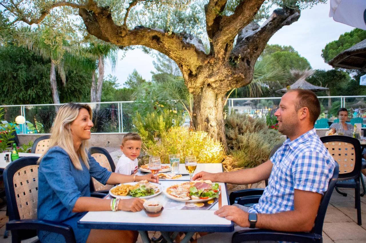 Chalets Met Buitenkeuken Op Camping Lei Suves - Joycasa Roquebrune-sur Argens Exterior foto