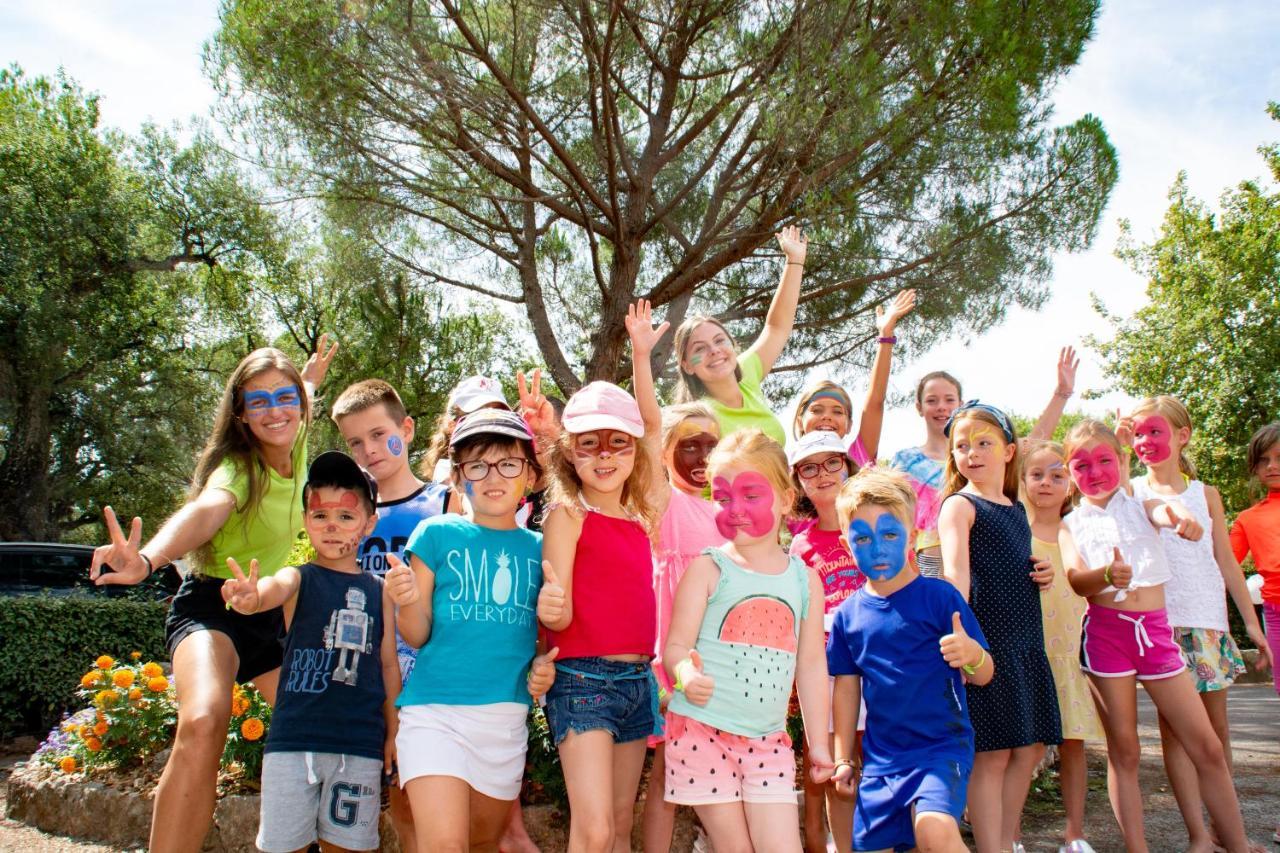 Chalets Met Buitenkeuken Op Camping Lei Suves - Joycasa Roquebrune-sur Argens Exterior foto
