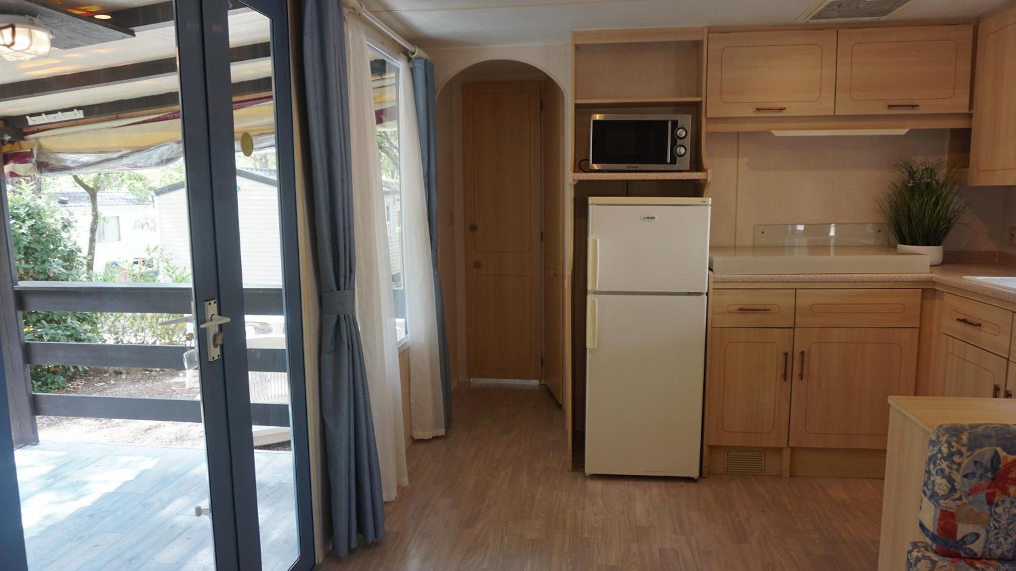 Chalets Met Buitenkeuken Op Camping Lei Suves - Joycasa Roquebrune-sur Argens Zimmer foto